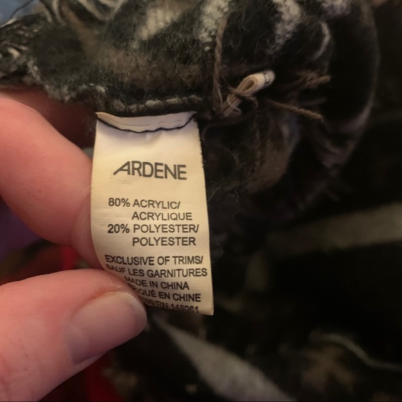 Bundle of Scarves - Picture 5 of 12